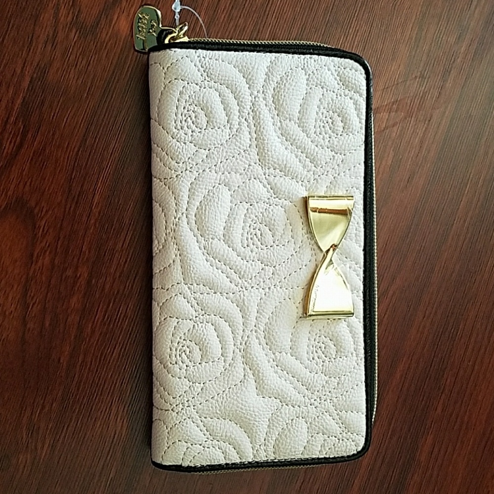 Bnwt Betsey Johnson wallet
